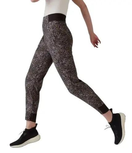 Athleta  Trekkie North Kinetic Abstract Watercolor Jogger Pants size 4