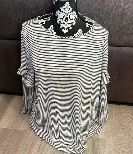 Van Heusen White with Black Stripes Top Size Large