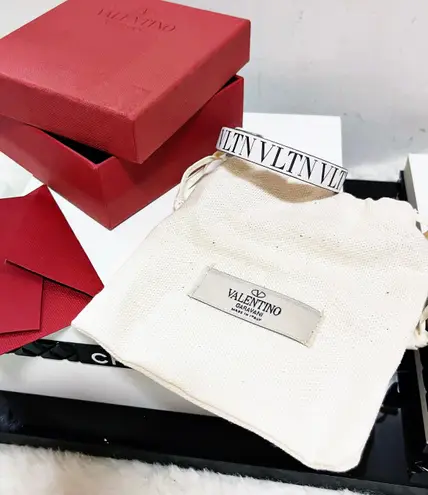 Valentino Garavani Authentic White & Black Thin Leather VLTN Buckle Bracelet