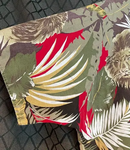 Vintage Women’s Large Lion Jungle print button up collared shirt
