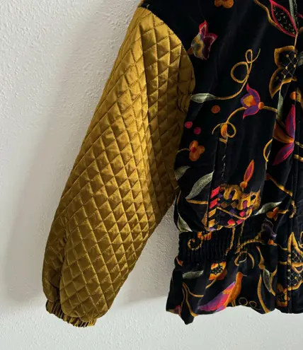 London Fog Vintage Black Gold Velvet Quilted Toggle Button Paisley Bird Jacket