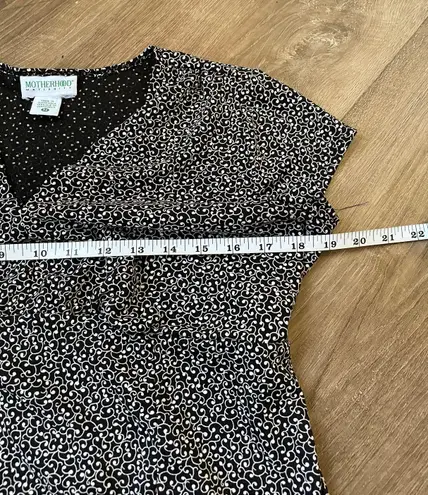 Motherhood Maternity short sleeve blouse top floral vine women’s size medium