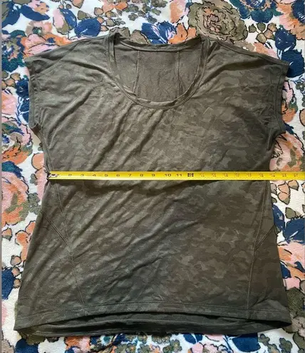 Lululemon Women’s  Tee