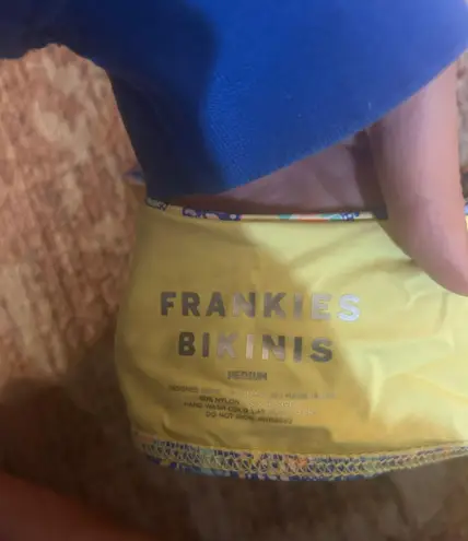 frankie's bikinis Top