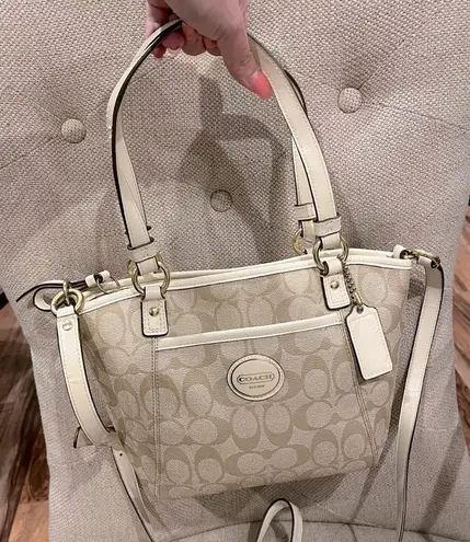 Coach Signature Canvas Peyton Handbag