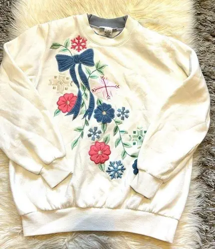 Alfred Dunner Vintage White Floral Embroidered Sweatshirt