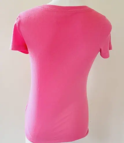 Abercrombie & Fitch  pink graphic tee size small - Image 4