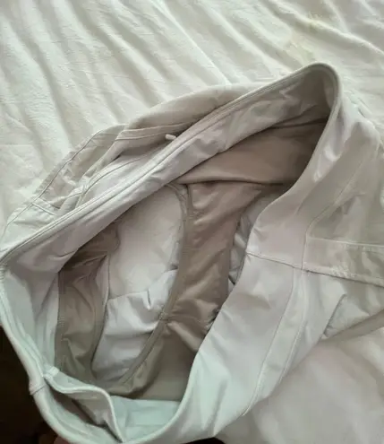 Lululemon white 4” speed up shorts