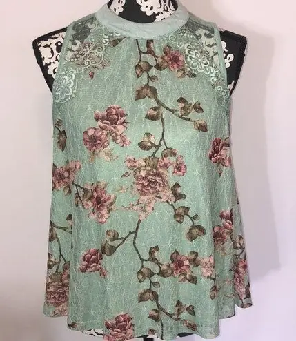 Coco + Jaimeson Lace floral airy tank top