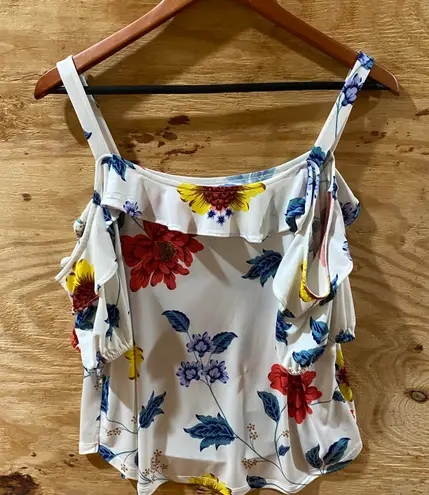 New York & Co. Floral Top Ruffle Cold Shoulder M