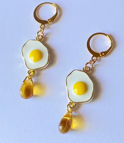 Handmade Kawaii funny funky sunny side up eggs & amber color teardrop glass beads dangle earrings🍳💛