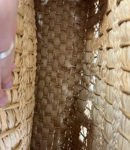 Unbranded Structured Straw Shoulder Bag With Loop Close