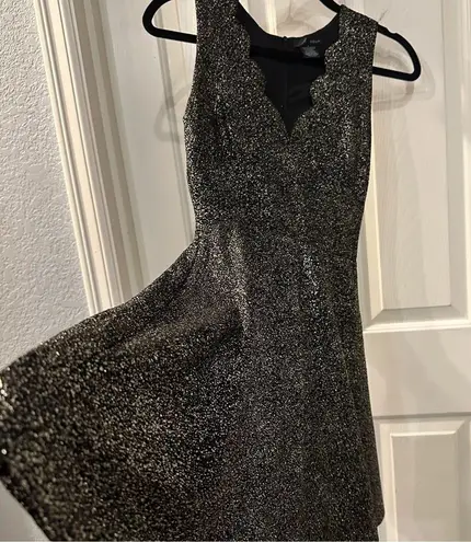AQUA Brand Bloomingdales Scalloped Neck Dress Gold Glitter Black Small NYE Party