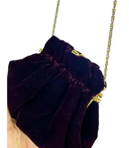 American Vintage Vintage Vanessa Whimsigoth Red Velvet Clamshell Clutch Pouch Purse Gold Chain