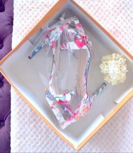 Unisa Floral Satin Sandals In White Multi Size 9 NWT