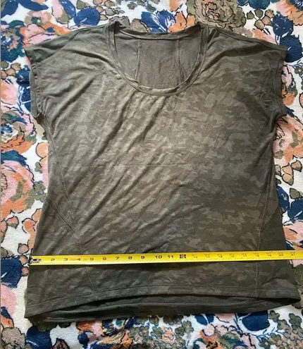 Lululemon Women’s  Tee