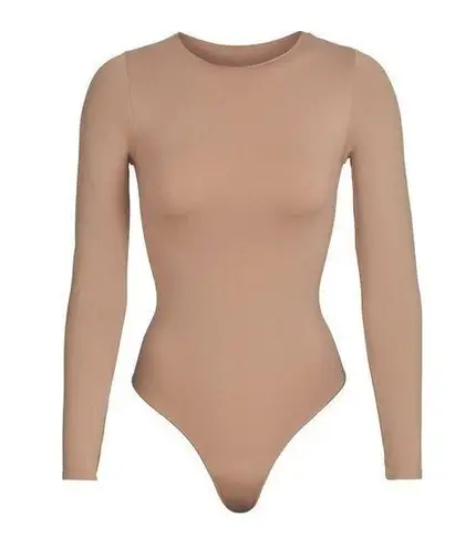 SKIMS NWOB ESSENTIAL CREW NECK LONG SLEEVE BODYSUIT