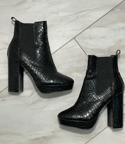 Shoedazzle Cleora Heeled Boots Size 7