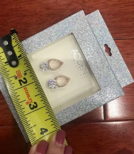 Accent Accessories Accent - Sparkly Tear Drop Earrings - NIB