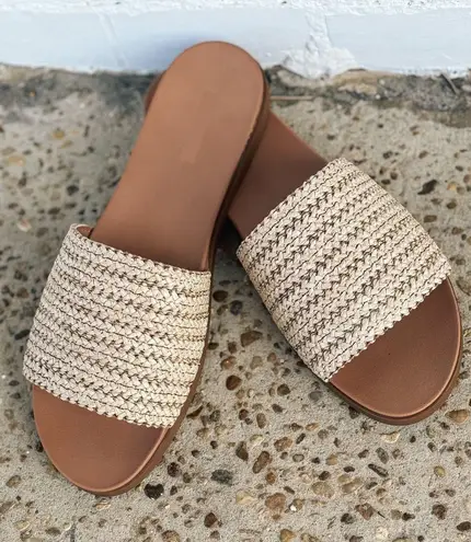 Soda Raffia Strap Woven Sandal