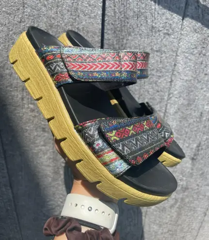 Alegria Playa Pow Wow Aztec Tribal Platform Sandals 38