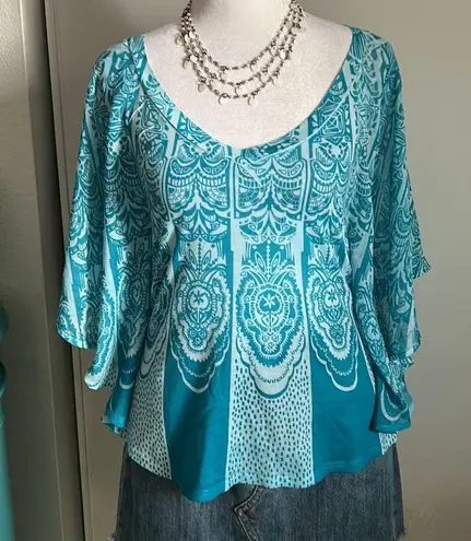 FANG Women’s Bohemian Burnout Print Fitted V