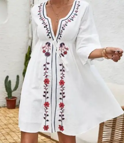 Boho Embroidered Tunic Dress OS/L Floral Plunge Neck Tunic Swim Coverup Kaftan White Size L