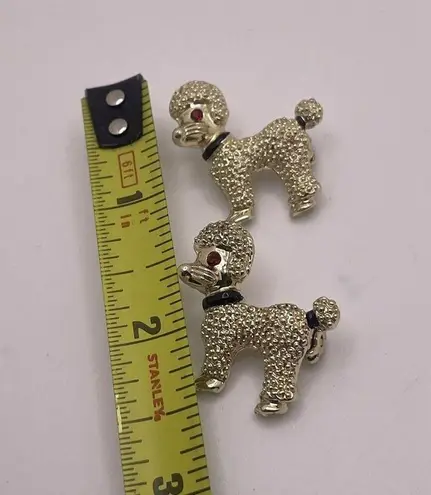 Lot Of 2 Matching Brooch Pins