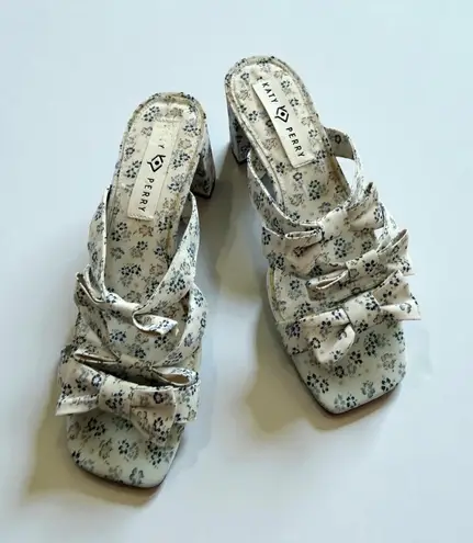 Katy Perry Blue White Floral Tooliped Bows Sandals Heels Size 9