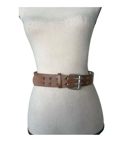 Vintage Brown Leather Belt with Textured Design and Metallic Buckle