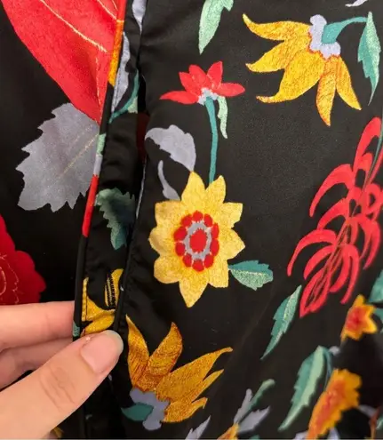 Natori  Floral Button Front Top Size Small Long sleeve red black PJs Sleep Shirt - Image 7