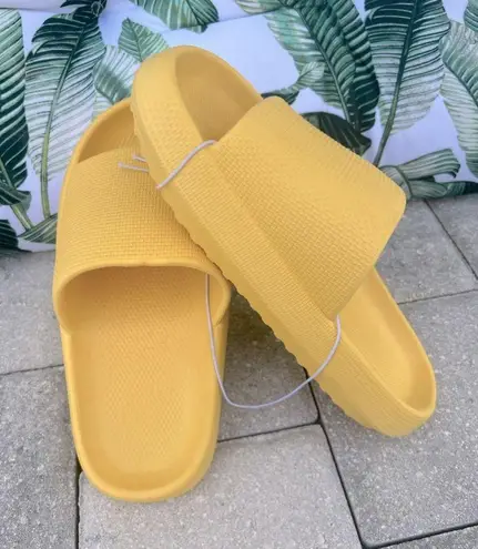 Unisex thick sole super soft slides Yellow NEW Size undefined