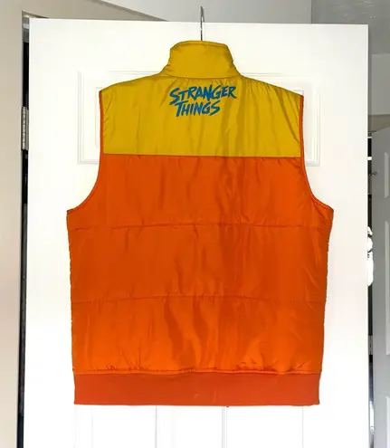 Stranger Things Retro 80s Orange Yellow Sleeveless Puffer Vest Men’s Size L