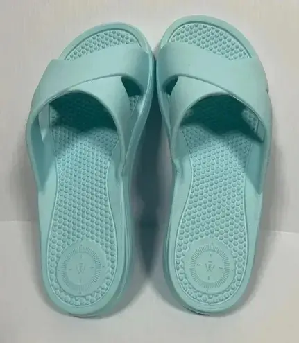 Totes Everywear Turquoise Cushioning Comfort Slip On Beach Sandals Size US 7 Blue