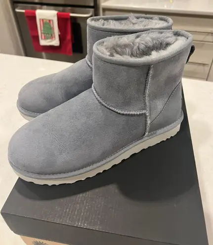 ☆韓国の人気☆【UGG】☆UGG W Classic Mini II Boots☆Grey☆ UGG Grey Classic Mini II Boots | Urban Outfitters UK