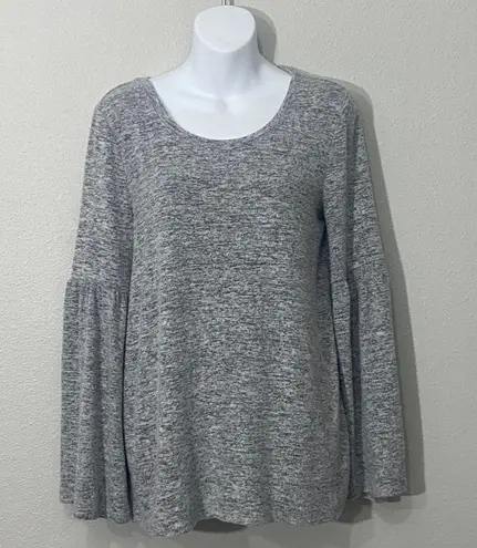 Chelsea & Theodore Grey/Gray Flare Sleeve Top Size Small Gray