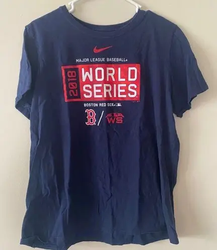 Nike Womens  2018 World Series shirt xl