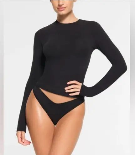 SKIMS Long Sleeve T-Shirt M