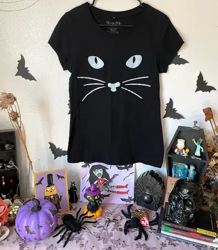Wound Up Women’s juniors Black Cat Face spooky short sleeve Tee