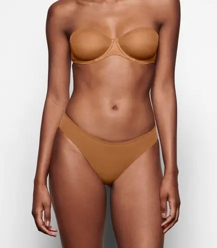SKIMS Ultra fine mesh STRAPLESS BRA in Bronze 46D NWT