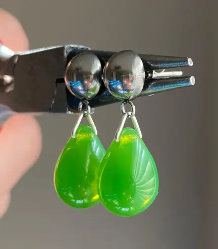 Handmade green opal teardrop Czech glass simple minimalist earrings💚