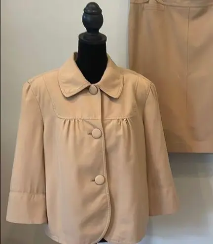 Elegant Tan Women's Suit Size 14 like new signature brand by Larry Levine