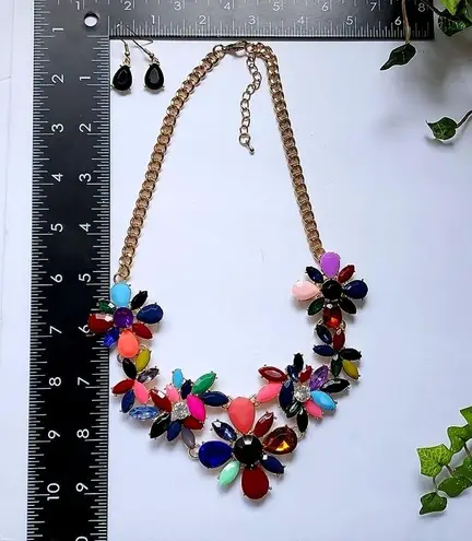 Stunning Multi Color Flower Necklace Set Gold