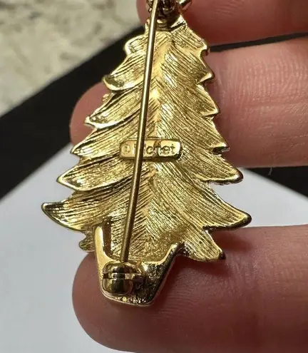 Monet Signed  Multi Color Rhinestone Gold Tone Christmas Tree Brooch Pin NWOT