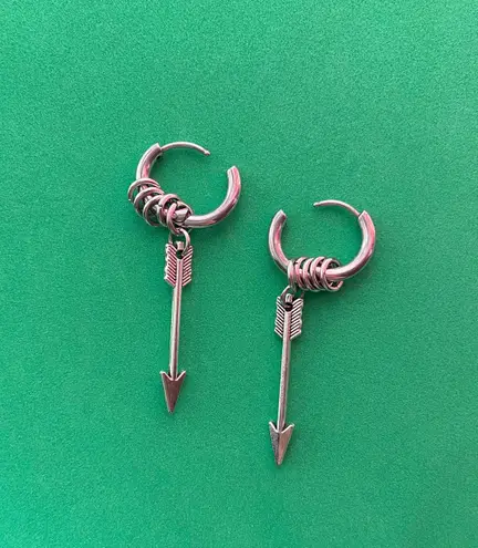 A Pair Titanium Steel Arrow Dangle Drop Earrings for Men Women,Punk Hip Hop Silver