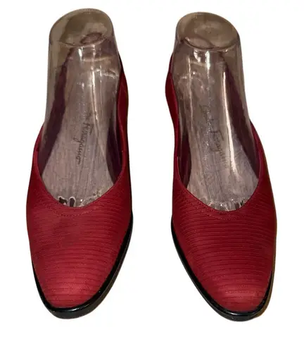 Salvatore Ferragamo Salvatore Ferragamo Women's Red Ribbed Pointed Toe Ballet Flats Size 8 Narrow