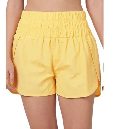 Zenana Outfitters Windbreak Gym Running Shorts Smocked Waistband Yellow Size Small