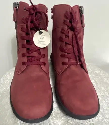 Cobb Hill by Rockport Burgundy Waterproof Leather Boots β Size 7.5(B34) Red
