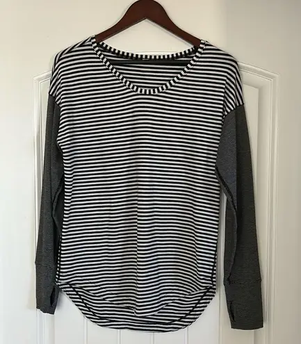 Lululemon Black White‎ Striped Long Sleeve Top Workout Athleisure Women’s Size 8