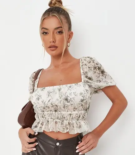 Missguided ✨ 
cream ruched front floral milkmaid top✨